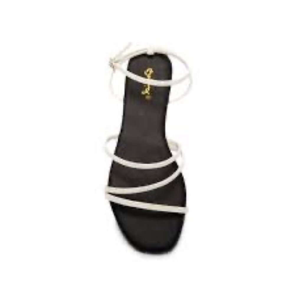 NWT!! Basic White and Black Ankle strap sandals - Picture 3 of 5
